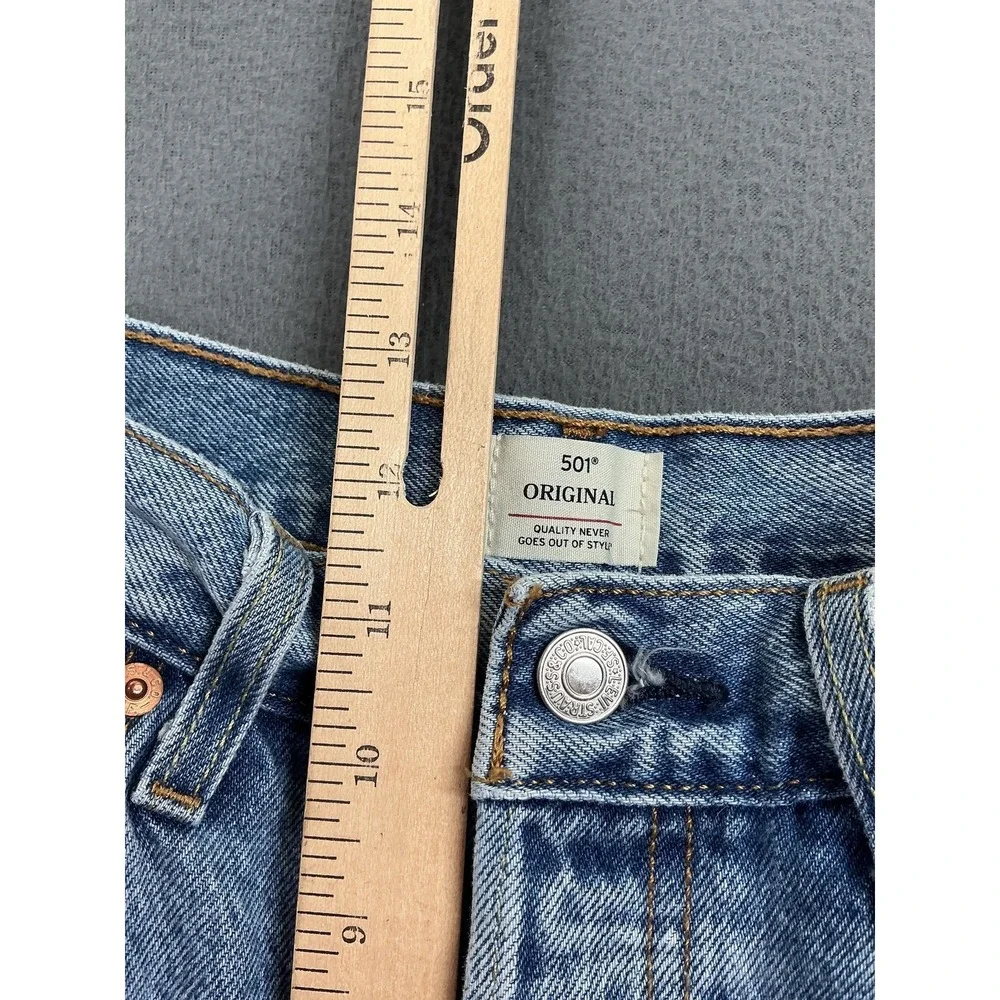 Levis 501 Jeans‎ Mens 31x30 Light Wash Blue Straight Button Fly Distressed Denim